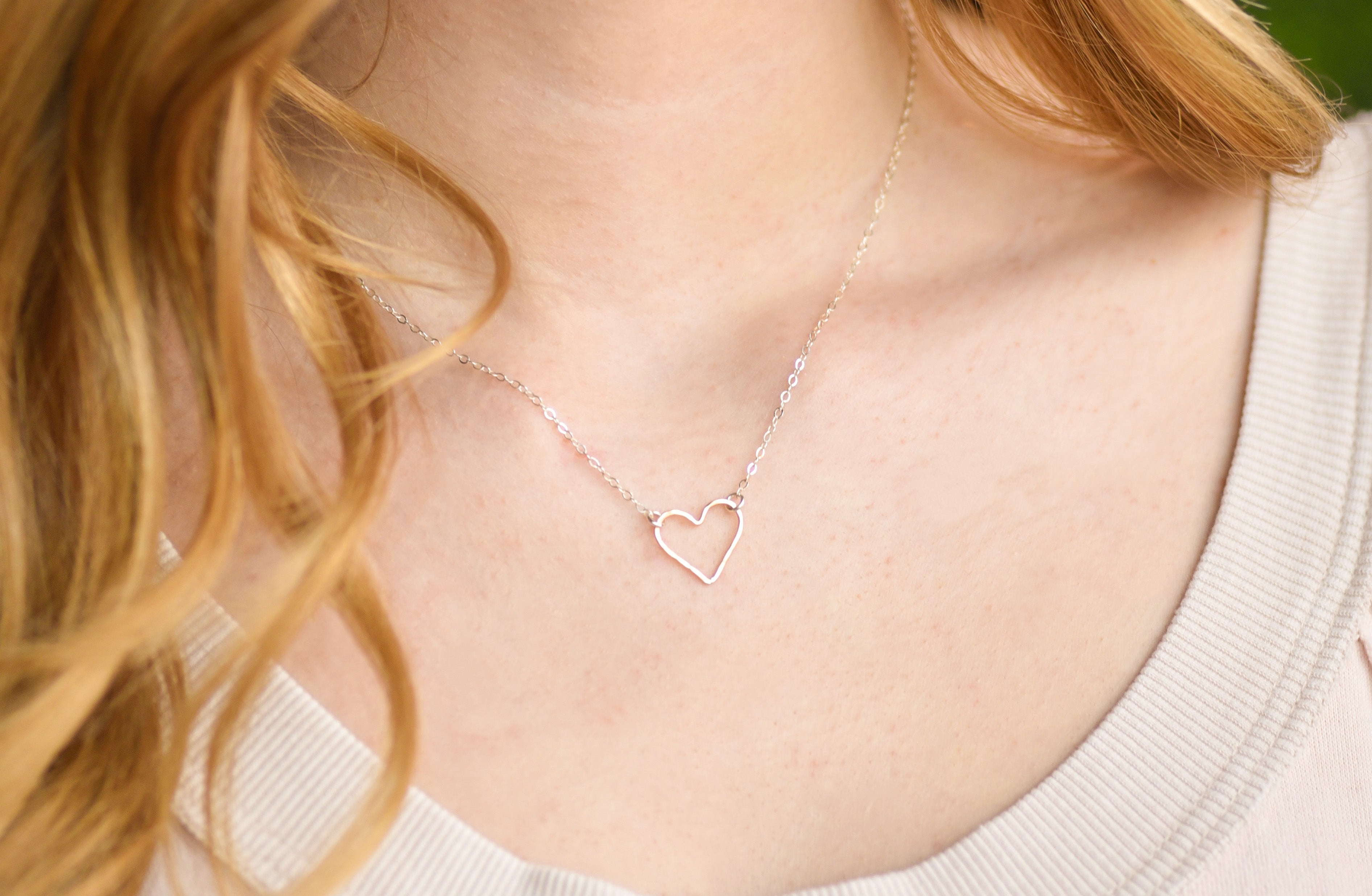 Simple silver necklace online