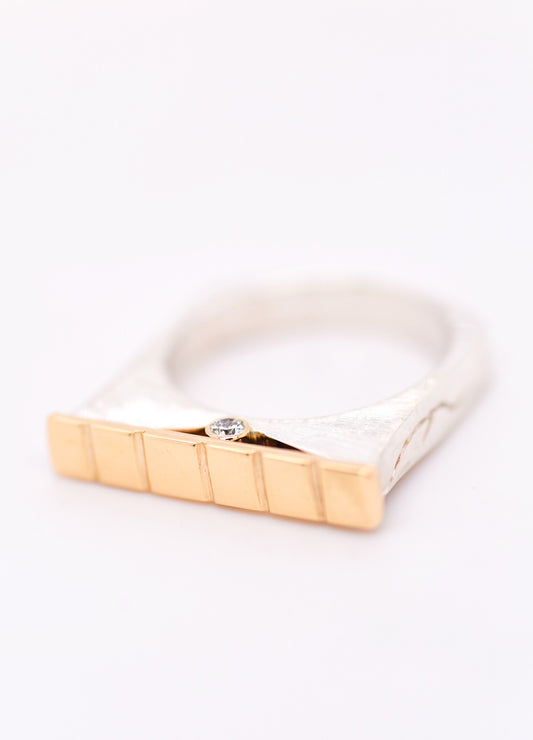 Hidden Diamond Ridged Stackable Bar Ring